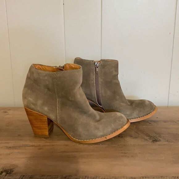 Seychelles Taupe Suede Booties Size 6.5 - Picture 1 of 5